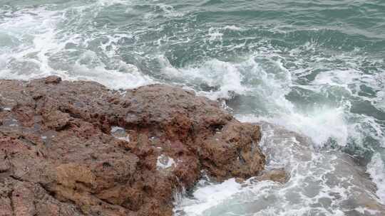 深圳海岸线-大梅沙礁石风起浪涌