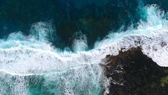 航拍海浪视频大气开场素材