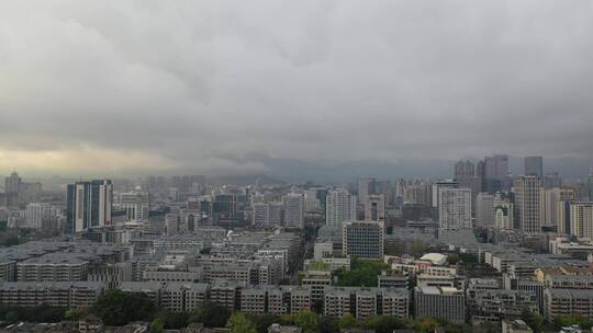 福州乌山小区航拍阴天雨天福州市城市下雨天