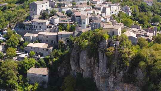 巴拉祖茨的鸟瞰图法国南部阿尔迪切最美丽的村庄之一
