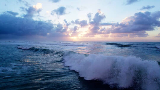 大海日出海浪海边日出朝霞海水