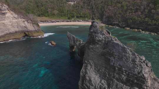 HDR印尼佩尼达岛钻石海滩海蚀洞风光