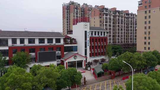 【航拍】东西湖区吴家山第六小学