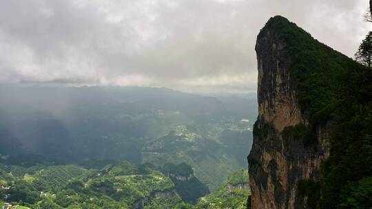 4k航拍山区雨幡现象