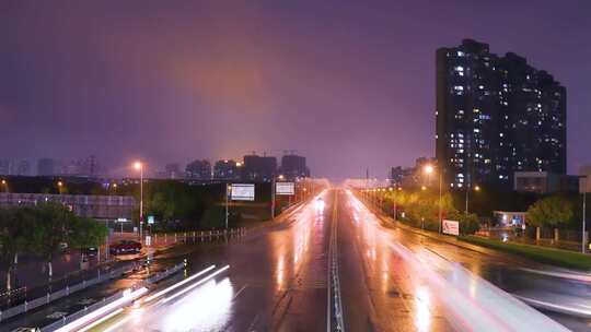 夜晚城市道路车流景象