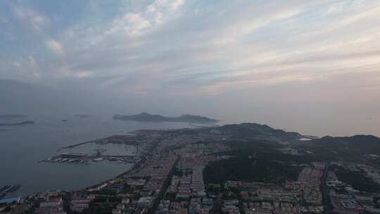 海上日出彩霞航拍山东长岛日出彩霞