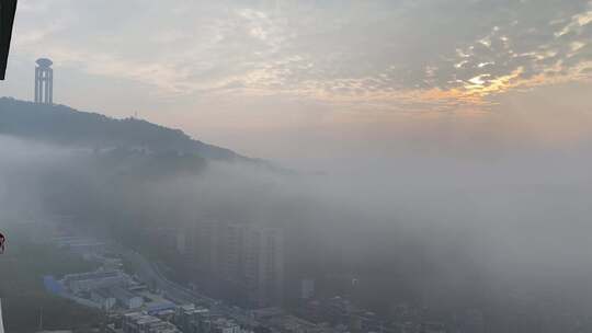 广西梧州白云山脚下日出云海延迟拍摄美景