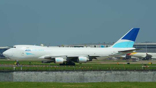 747货机滑行起飞视频素材模板下载