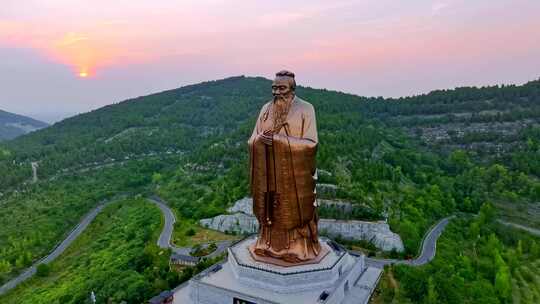 尼山孔子雕像