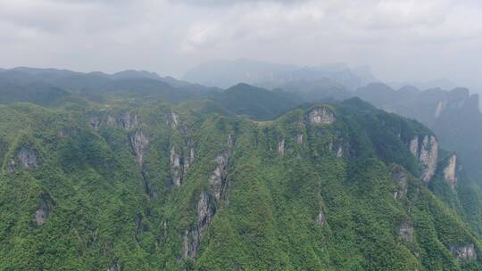 航拍连绵起伏巍峨大山