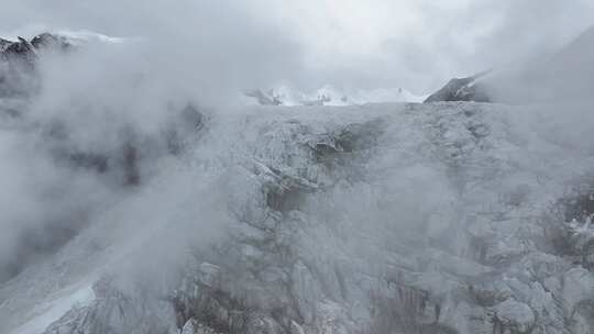 航拍四川第二高峰中山峰冰川冰塔林风光