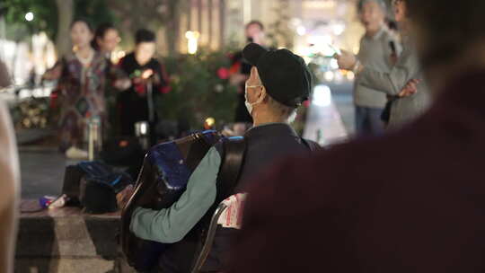 广州街头老年合唱团视频素材模板下载