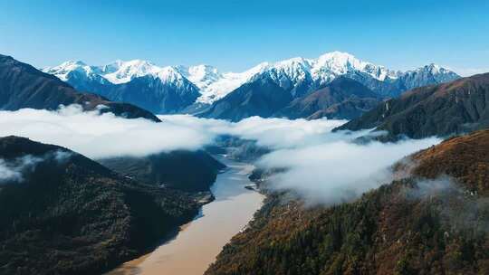 雪山河流自然风光全景