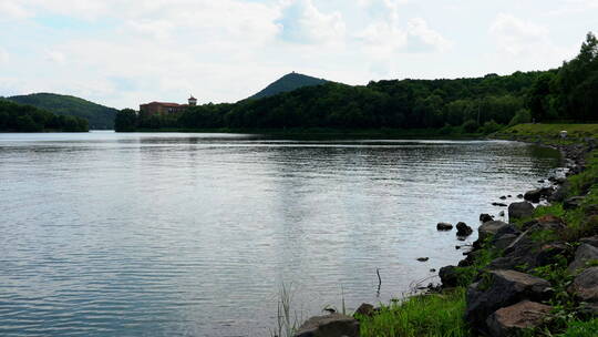 夏天辉山棋盘山秀湖风光岛视频素材模板下载