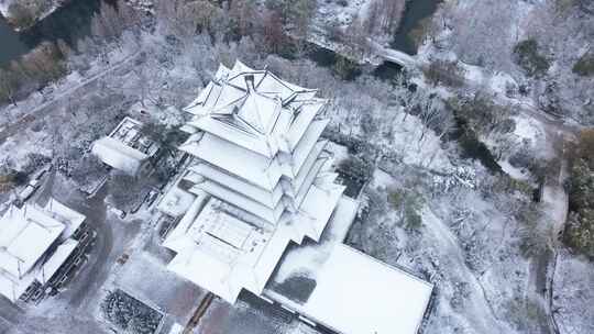 4K济南超然楼古建筑雪景航拍视频视频素材模板下载