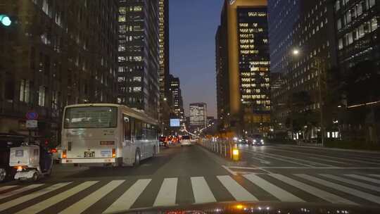 车内固定机位拍摄（黑夜)