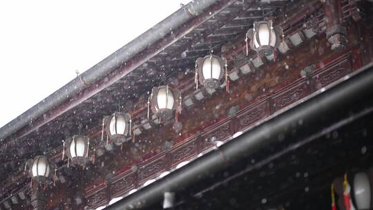 雪天胡雪岩故居传统中式古建筑升格慢镜头