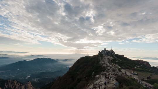 泰山山顶云海日出