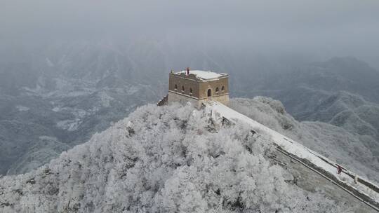 航拍 冬季雪天的箭扣长城