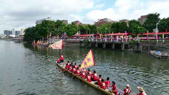 中国广东省佛山市南海区东秀聚龙赛龙舟