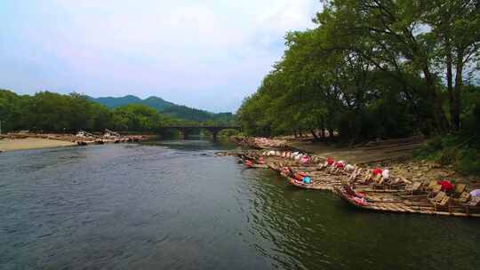 航拍武夷山九曲溪竹筏漂流 