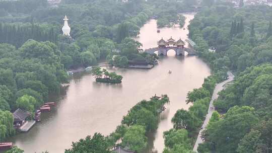 航拍夕阳下的扬州瘦西湖五亭桥、钓鱼台风光