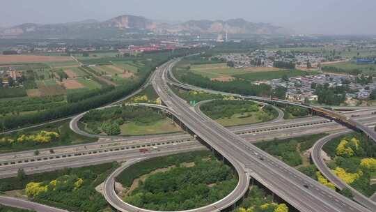 航拍 公路 马路 夏天 出行