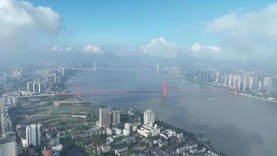 武汉长江两岸风景航拍鹦鹉洲长江大桥风光