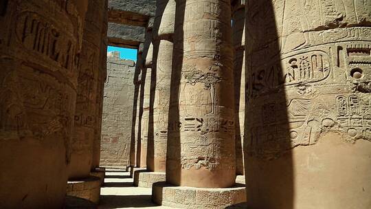 卡尔纳克神庙的石柱大厅