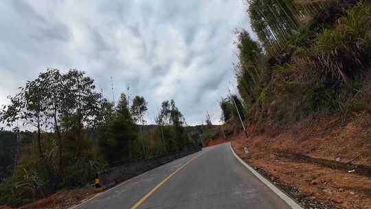 摩旅骑行广东粤北云髻山山区公路