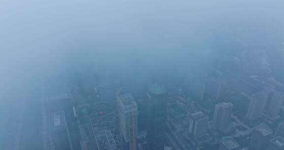 西安锦业路国瑞中心雨天云雾