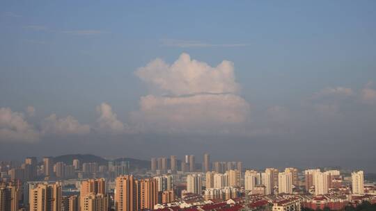 威海笔架山看城市上空的云延时4K