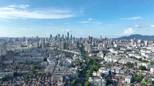 晴朗天气南京城市天际线和城市风光