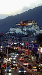 西藏拉萨网红天桥拍摄的布达拉宫夜景延时