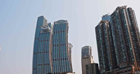 黄昏时候重庆市地标建筑风光来福士