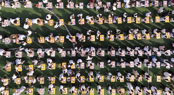 4K航拍贵州岑巩萌娃开笔礼 描人字学做人