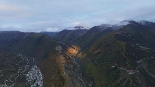 四川川西甘孜四姑娘山、猫鼻梁、四姑娘山镇