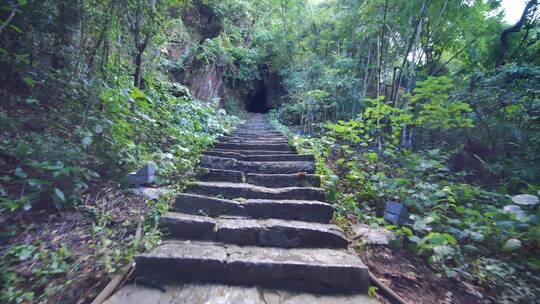 阳朔公园里的登山古道