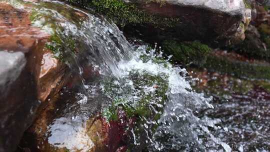 水 水流 小溪 流水 水滴 山区  岩石