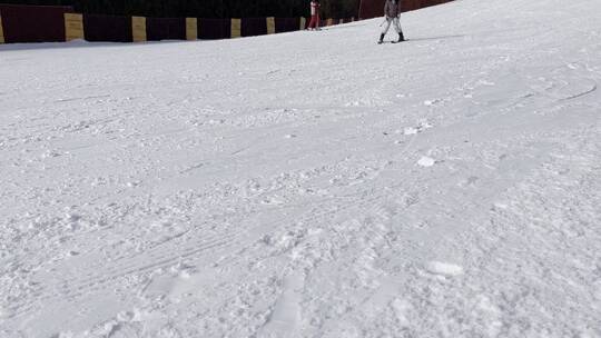 户外滑雪滑雪场滑雪运动滑雪的人