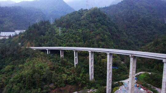 高原地区山间桥梁公路航拍视频素材模板下载