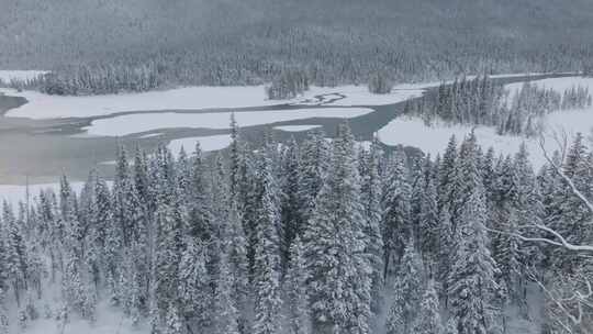 航拍新疆喀纳斯神仙湾雪景