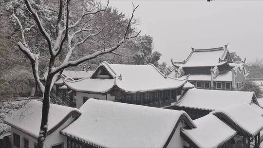 航拍城市风光长沙雪景古建筑岳麓书院雪景