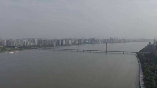 钱塘江两岸