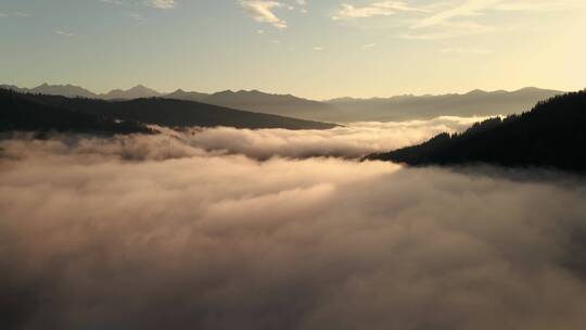 4K登峰登山高山雪山攀登云彩云朵