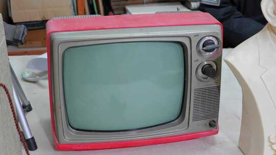 复古旧电视机