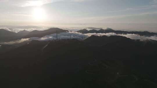 航拍大田顶大山森林云雾缭绕高山公路