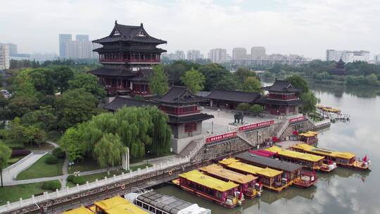 航拍泰州凤城河畔古建筑景观视频素材模板下载