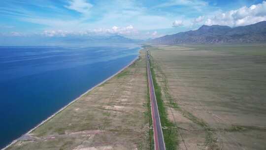 航拍新疆旅游赛里木湖蓝色湖景自然风景