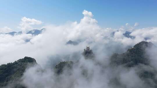 航拍秦岭山中雾气寺庙南五台